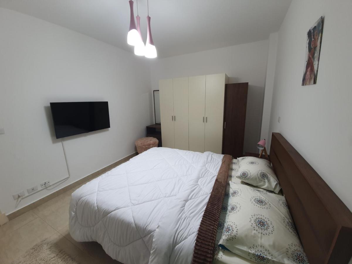 Madinaty Well-Furnished 3- Bedroom Apartment - شقة فندقيه للايجار مدينتي Madinat ash Shuruq ภายนอก รูปภาพ
